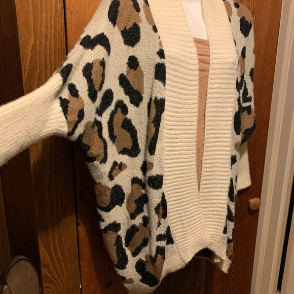NWT Cardigan - Picture 2 of 13